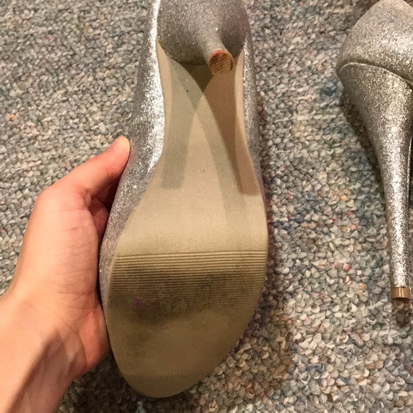 Heals - Picture 3 of 3